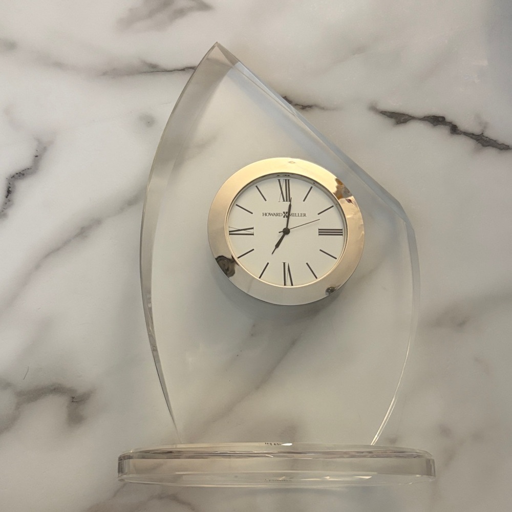 Howard Miller Tabletop Clock